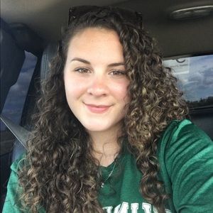 Meet your Posher, Carlye